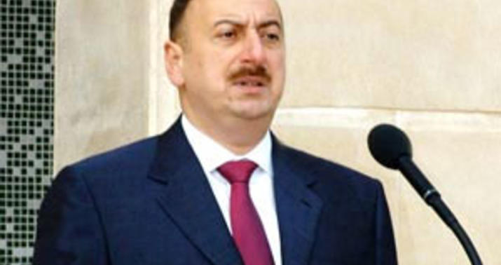 Prezident 54 nömrəli orta məktəbdə olub